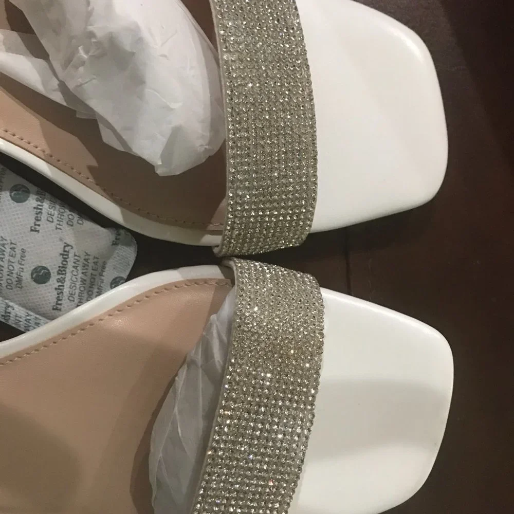 NIB Kelly & Katie Mayla Sandals 10M